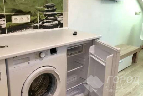 Сдам гостинку, Центр, Площадь Конституции метро (Советская), Код: 810120/1