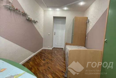 Продам 3-х кімнатну квартиру, Рогань, Солнечный, Код: 810284/1