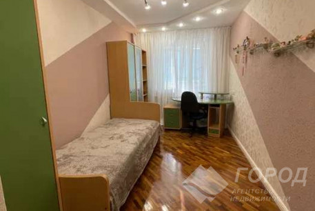 Продам 3-х кімнатну квартиру, Рогань, Солнечный, Код: 810284/1