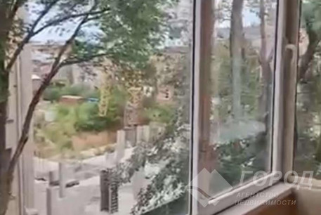 Продам 4-х кімнатну квартиру, Центр, Ярослава Мудрого пл., Код: 810327/3