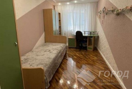Продам 3-х кімнатну квартиру, Рогань, Код: 810344/1