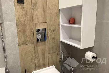 Продам 2-х кімнатну квартиру, Центр, Ярослава Мудрого пл., Код: 810434/2