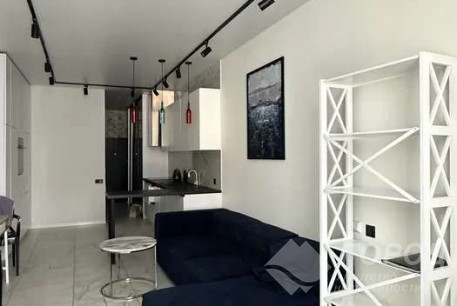 Продам 2-х кімнатну квартиру, Центр, Ярослава Мудрого пл., Код: 810434/2