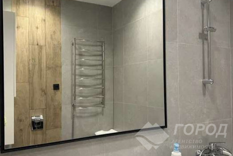 Продам 2-х кімнатну квартиру, Центр, Ярослава Мудрого пл., Код: 810434/2