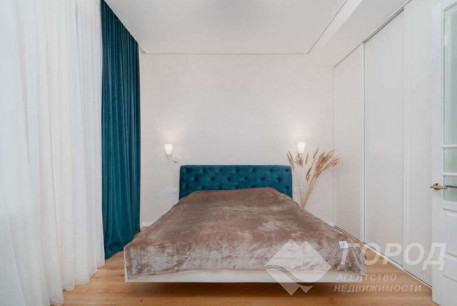 Продам 2-х кімнатну квартиру, Центр, Код: 810500/1