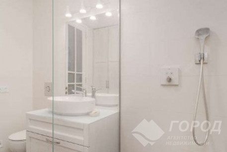 Продам 2-х кімнатну квартиру, Центр, Код: 810500/1