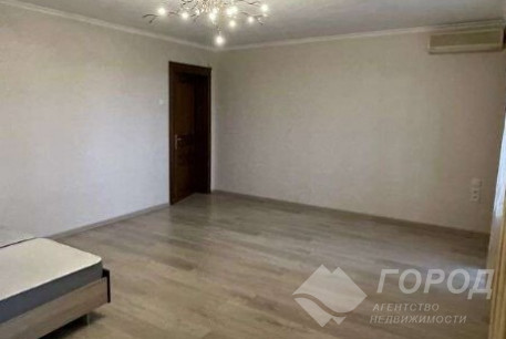 Продам 3-х кімнатну квартиру, Гагарина проспект, Проспект Гагарина метро, Код: 810513/1