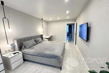 Продам 3-х кімнатну квартиру, Рогань, Код: 810601/2