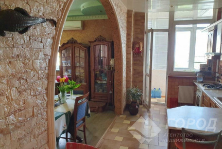 Продам 2-х кімнатну квартиру, Холодная Гора, Код: 810934/1