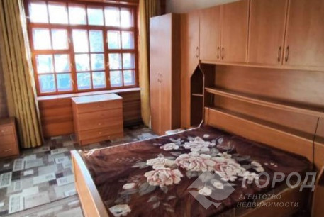 Продам 3-х кімнатну квартиру, Центр, Код: 811354/35