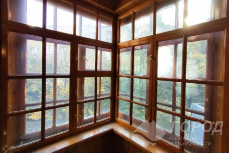 Продам 3-х кімнатну квартиру, Центр, Код: 811354/35