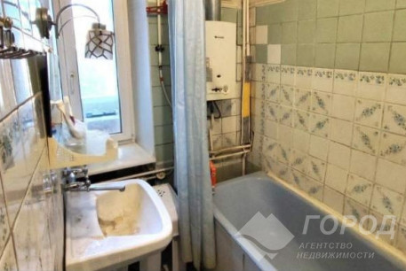 Продам 3-х кімнатну квартиру, Центр, Код: 811354/35