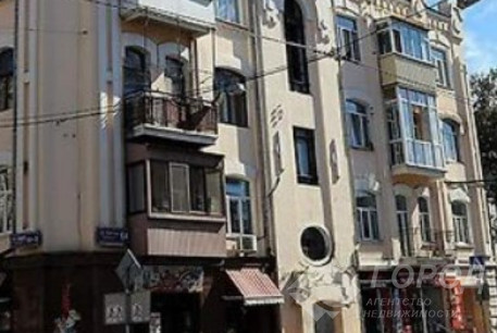 Продам 5-и кімнатну квартиру, Центр, Код: 811354/4