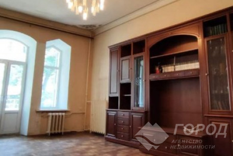 Продам 5-и кімнатну квартиру, Центр, Код: 811354/4