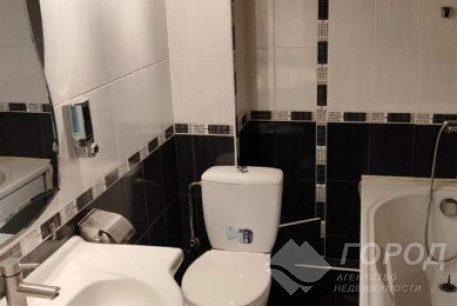 Продам 5-и кімнатну квартиру, Центр, Код: 811354/4