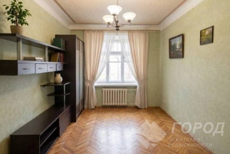 Продам 3-х кімнатну квартиру, Центр, Код: 811354/65