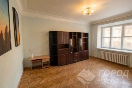 Продам 3-х кімнатну квартиру, Центр, Код: 811354/65