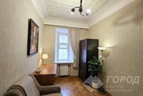 Продам 3-х кімнатну квартиру, Центр, Код: 811354/65
