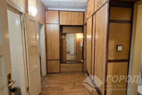 Продам 3-х кімнатну квартиру, Центр, Код: 811354/65