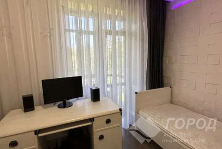 Продам 3-х кімнатну квартиру, ХТЗ, ХТЗ метро, Код: 811835/1