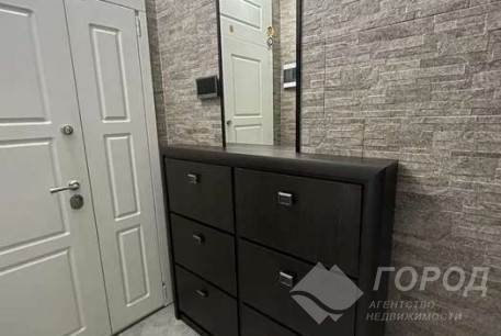 Продам 3-х кімнатну квартиру, ХТЗ, ХТЗ метро, Код: 811835/1