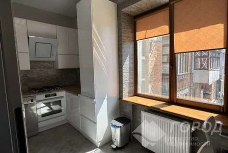 Продам 3-х кімнатну квартиру, ХТЗ, ХТЗ метро, Код: 811835/1