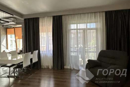 Продам 3-х кімнатну квартиру, ХТЗ, ХТЗ метро, Код: 811835/1