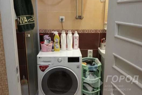 Продам 4-х кімнатну квартиру, Рогань, Код: 811874/1