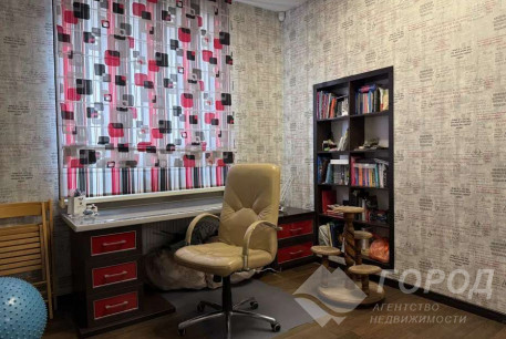 Продам 3-х кімнатну квартиру, Центр, Код: 811891/1