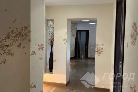 Продам 3-х кімнатну квартиру, Центр, Код: 811891/1