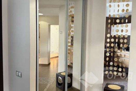 Продам 3-х кімнатну квартиру, Центр, Код: 811891/1