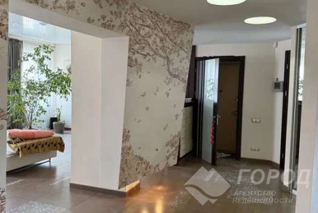 Продам 3-х кімнатну квартиру, Центр, Код: 811891/1