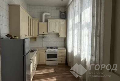 Продам 5-и кімнатну квартиру, Центр, Код: 811991/1