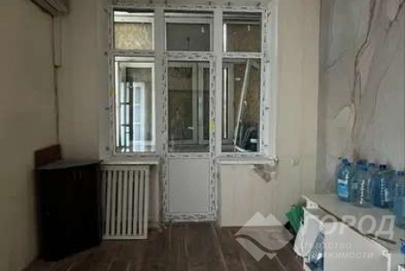 Продам 5-и кімнатну квартиру, Центр, Код: 811991/1