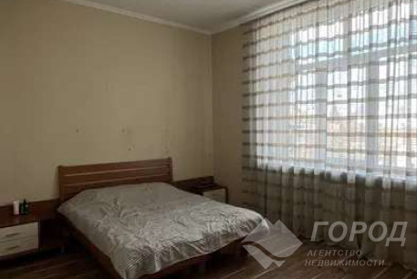 Продам 5-и кімнатну квартиру, Центр, Код: 811991/1