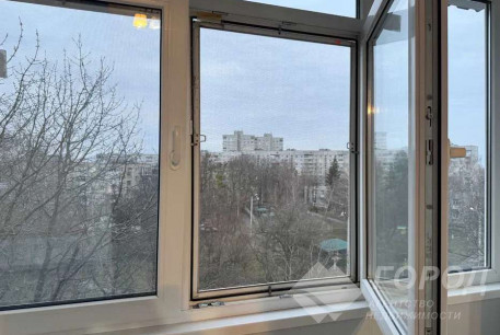 Продам 1-кімнатну квартиру, Новые дома, Маршала Жукова метро (Дворец спорта), Код: 812015/1