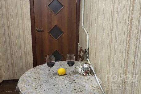 Продам 1-кімнатну квартиру, Центр, Код: 812017/1