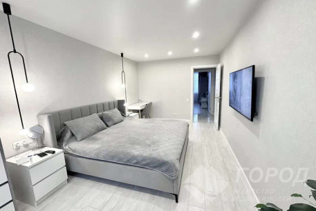 Продам 3-х кімнатну квартиру, Рогань, Код: 812312/1