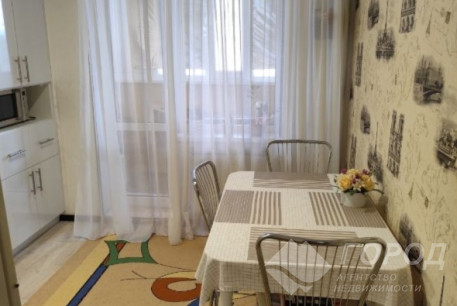 Продам 1-кімнатну квартиру в новобудові, Рогань, Код: 812505/1