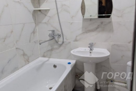 Продам гостинку, Центр, Код: 812505/5