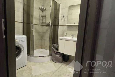 Продам 2-х кімнатну квартиру, Центр, Код: 812573/1