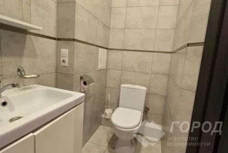 Продам 2-х кімнатну квартиру, Центр, Код: 812573/1