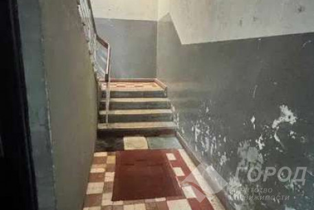 Продам гостинку, Центр, Ярослава Мудрого пл., Код: 812619/2