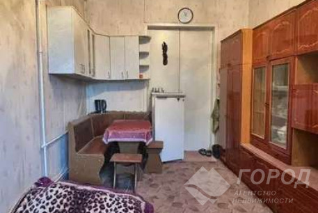 Продам гостинку, Центр, Ярослава Мудрого пл., Код: 812619/2