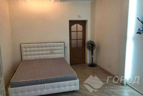 Продам 3-х кімнатну квартиру, Центральный рынок, Южный вокзал метро, Код: 812773/1