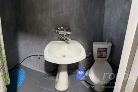 Продам 2-х кімнатну квартиру, Центральный рынок, Южный вокзал метро, Код: 812832/1