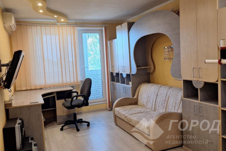 Продам 3-х кімнатну квартиру, Салтовка, 522 м/р, Код: 812851/1