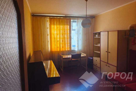 Продам 3-х кімнатну квартиру, Рогань, Роганский ж/м, Код: 813053/1