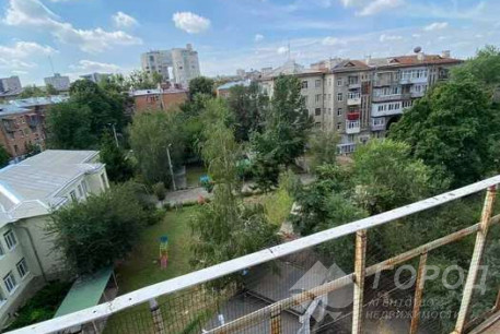 Продам 2-х кімнатну квартиру, Центр, Код: 813054/1