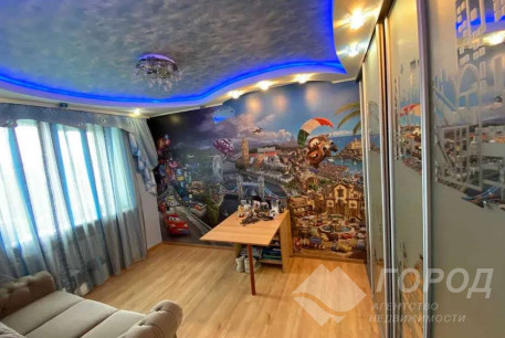 Продам 2-х кімнатну квартиру, Центр, Код: 813054/1